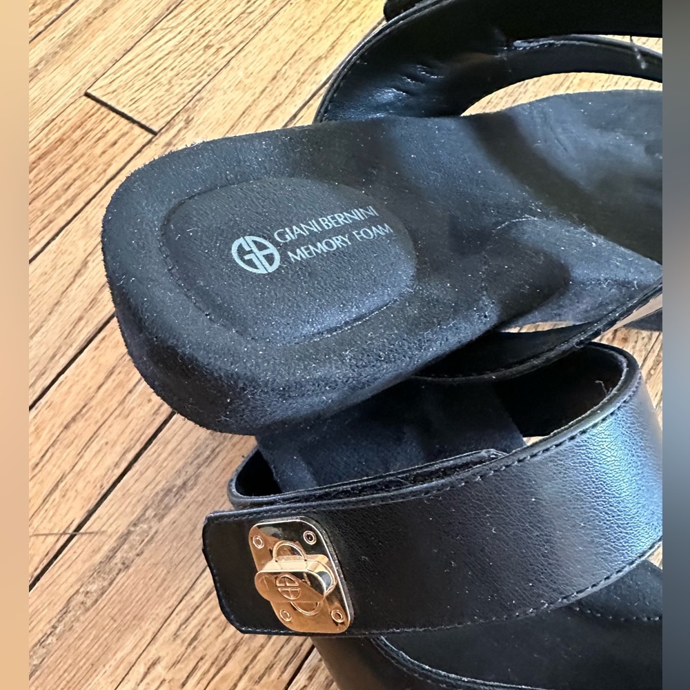 Like new Giani Bernini sandals - Picture 4 of 7